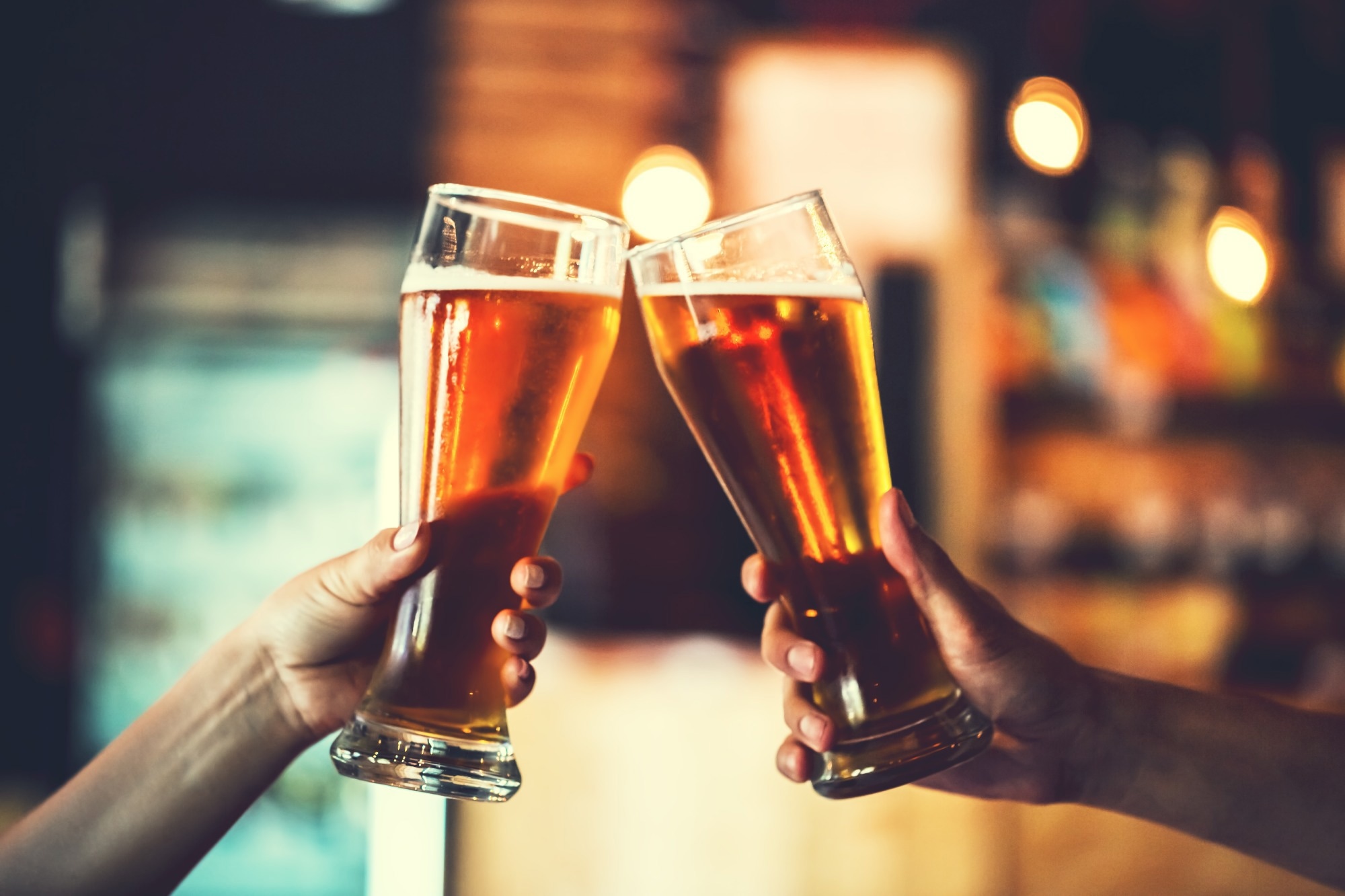 Study: The relationship between alcohol consumption and health: J-shaped or not is more?  Image Credit: Ievgenii Meyer/Shutterstock.com
